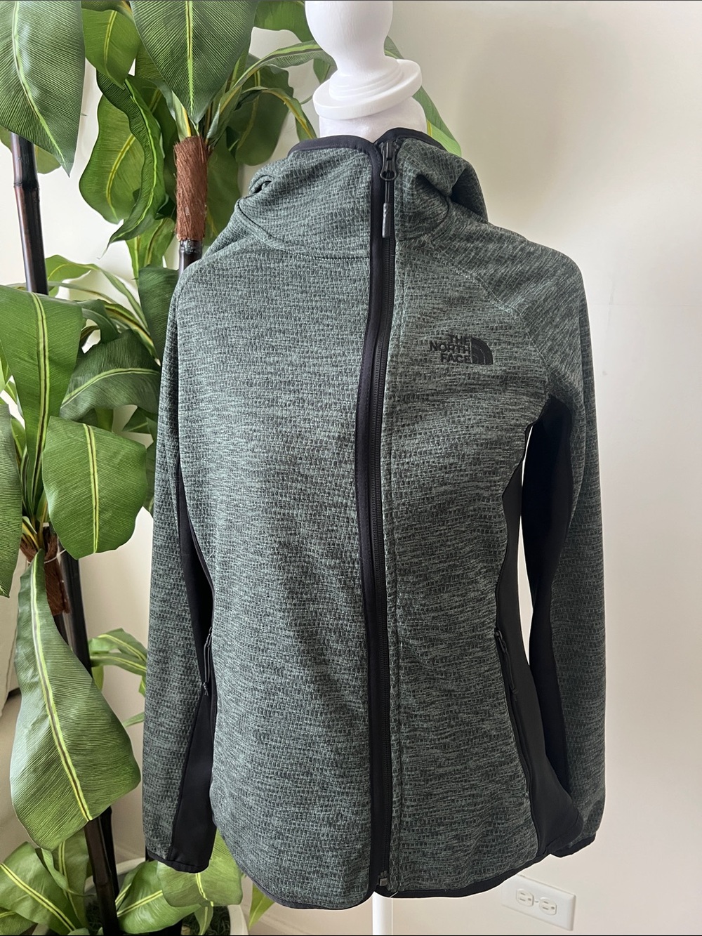 The North Face Women's Heathered Moss Green Full-Zip Hoodie Jacket